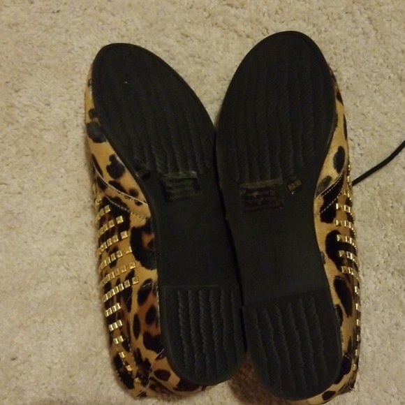 Shoes - Picture 3 of 4